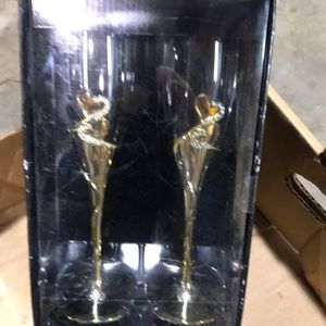 Wedding set of wine glasses with heart accents